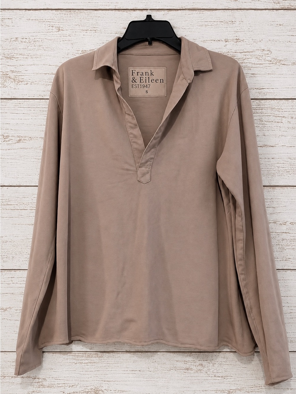 Frank & Eileen Patrick Toasted Popover Henley Long Sleeve Top Camel Taupe Small
